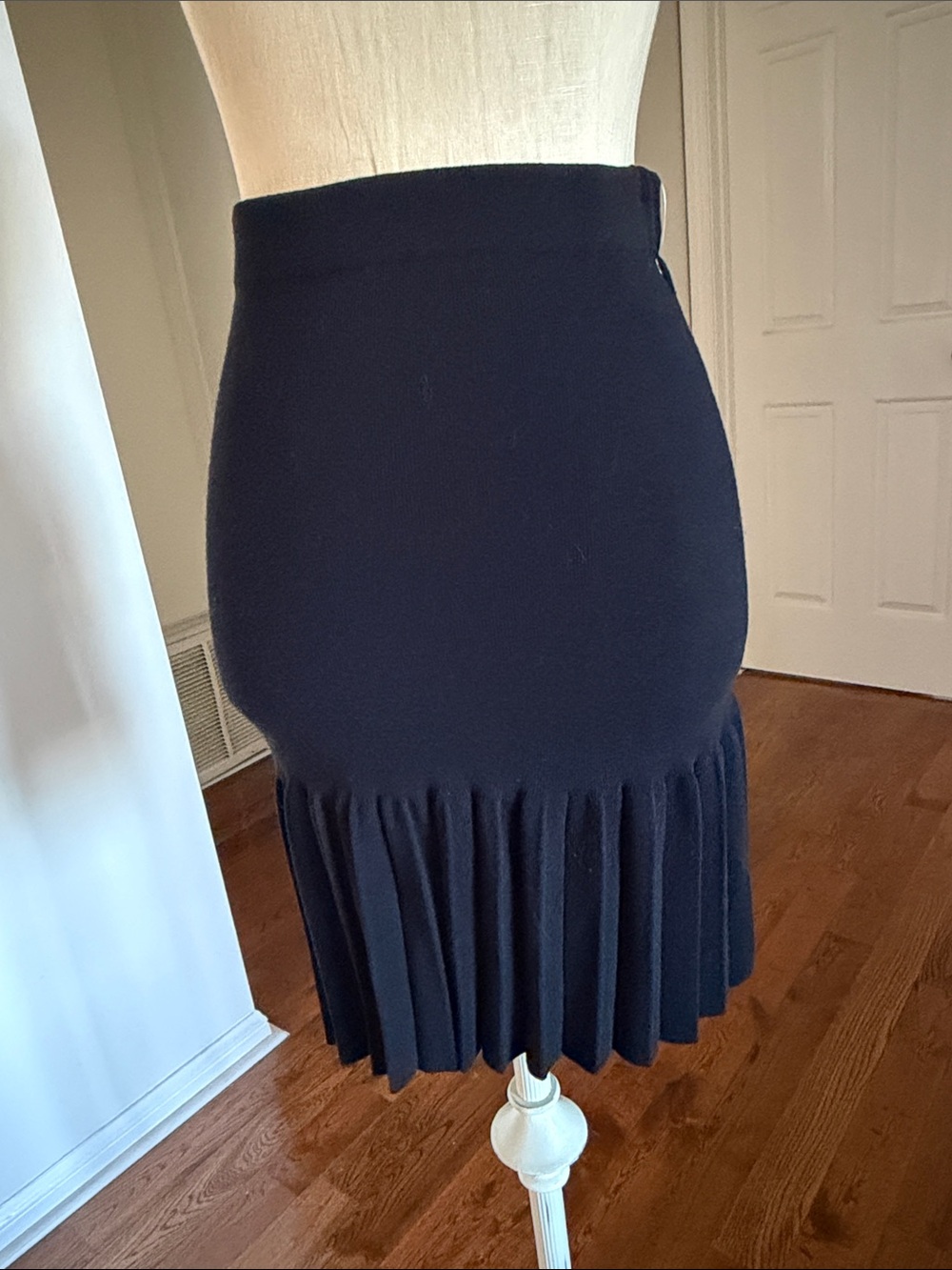 Catherine Malandrino Black Pleated-Hem Pencil Skirt
